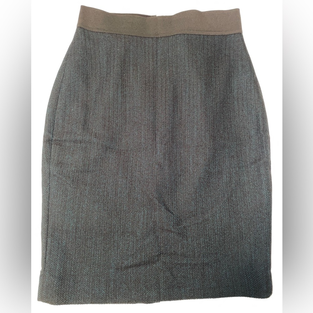 NWT Express knit pencil skirt. zipper back w/ elastic. Size 00. Teal and black